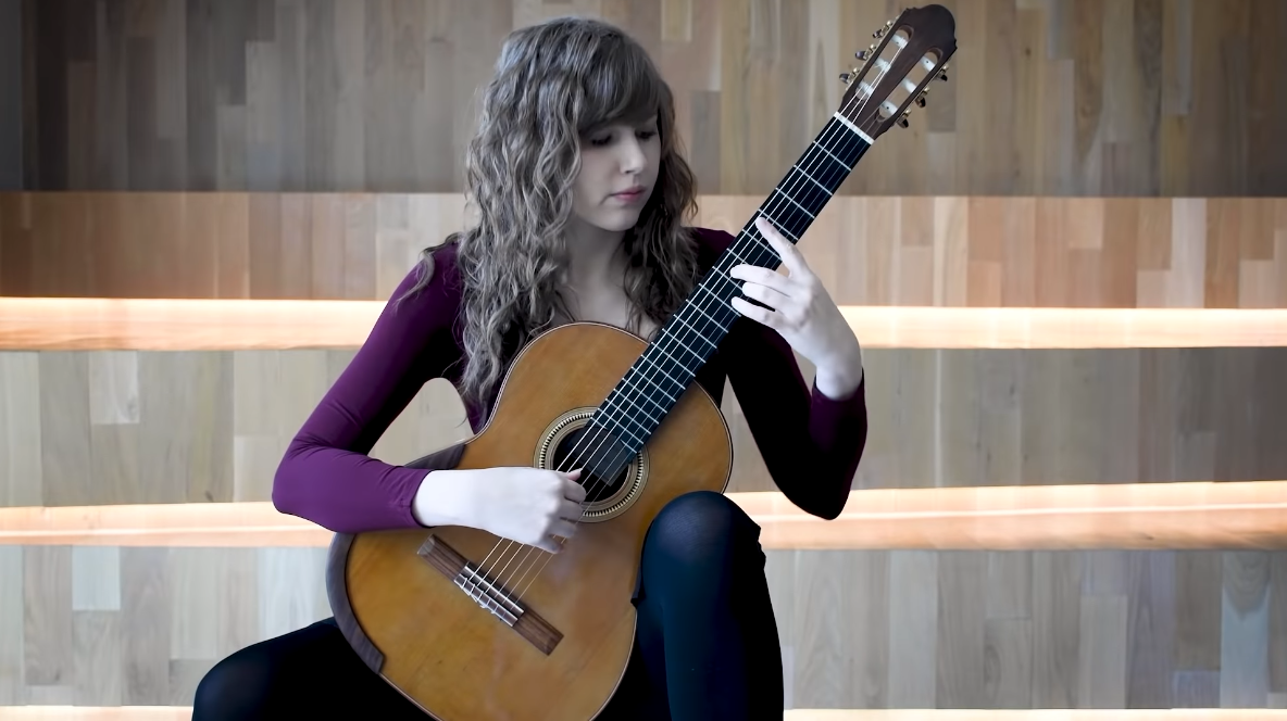 Hannah Murphy plays Capricho Árabe by Francisco Tárrega 汉娜·墨菲 阿拉伯风格奇幻曲-古桐博客