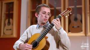 谢诺·米勒二世在2021年弗拉基米尔·德鲁日宁上表演的爱德华多·迪亚斯的《雷奎多斯》-古桐博客